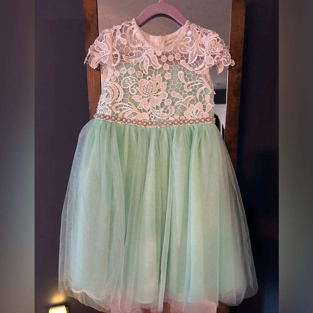 Flower Girl / Formal Dress (Girls 4T-5T)